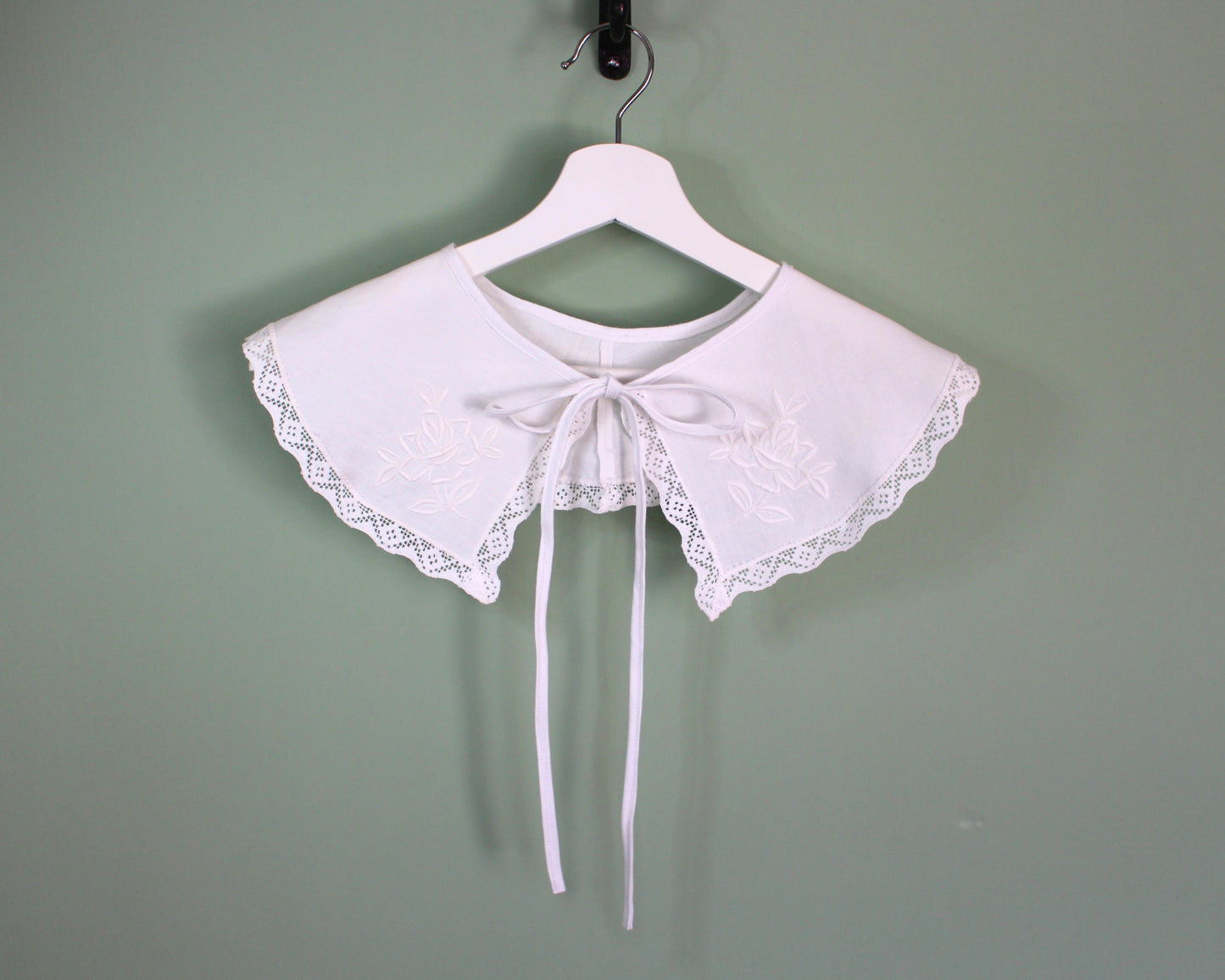 Vintage Rose Cloth Collar