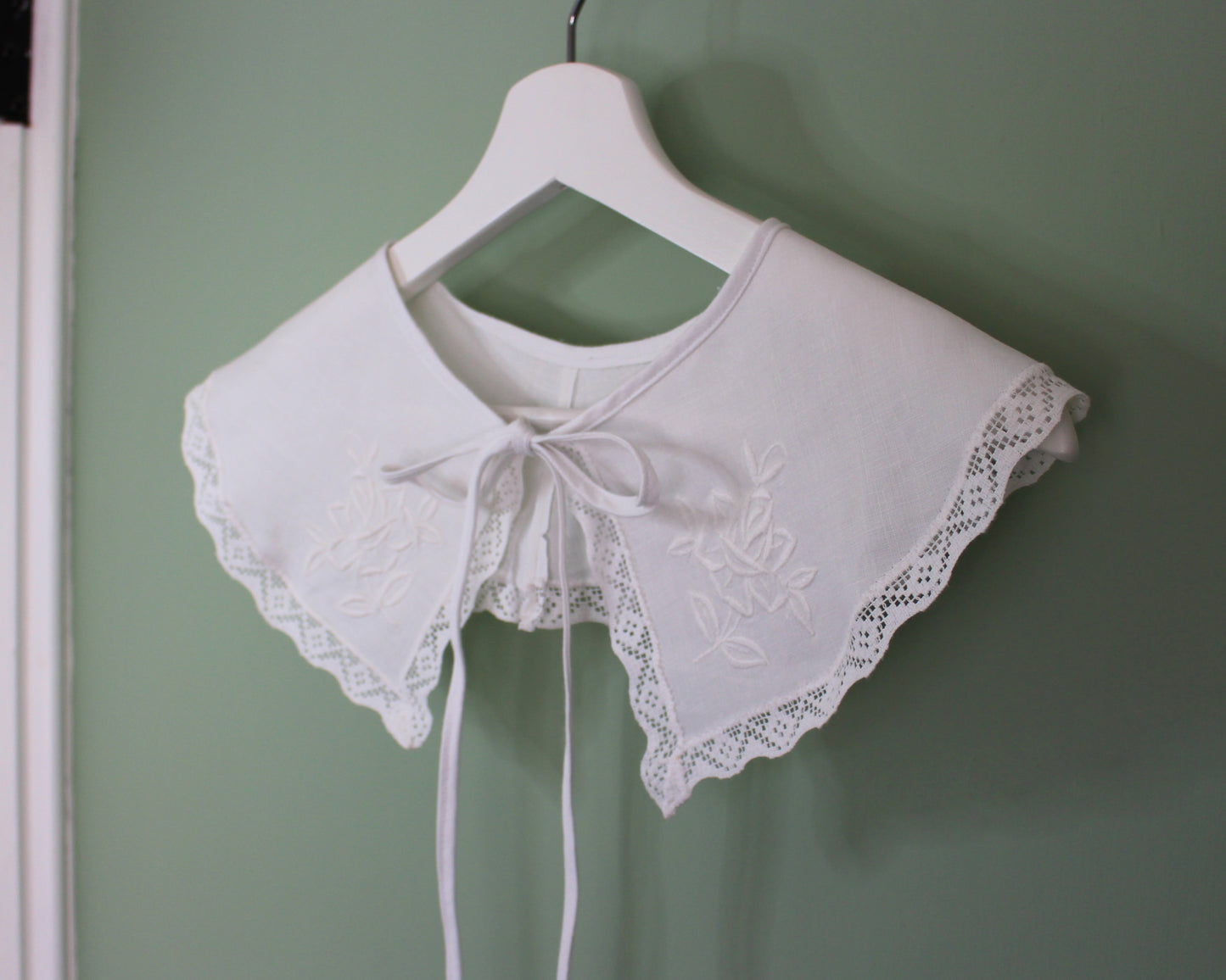 Vintage Rose Cloth Collar