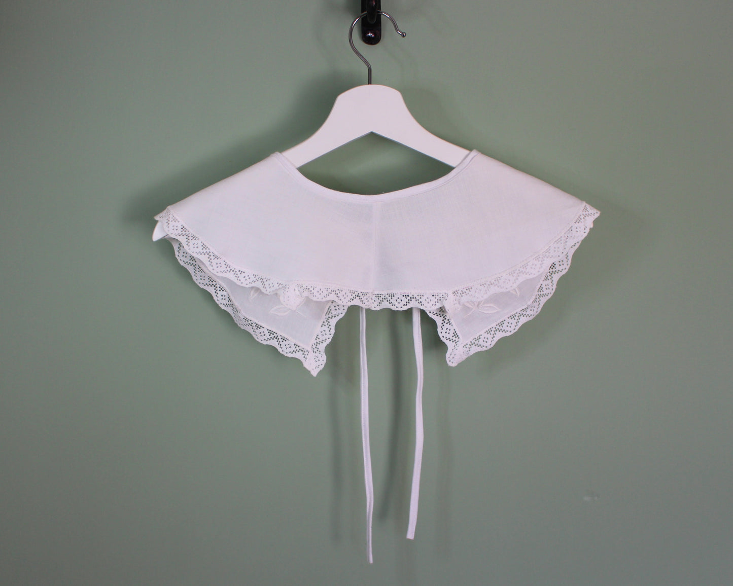 Vintage Rose Cloth Collar