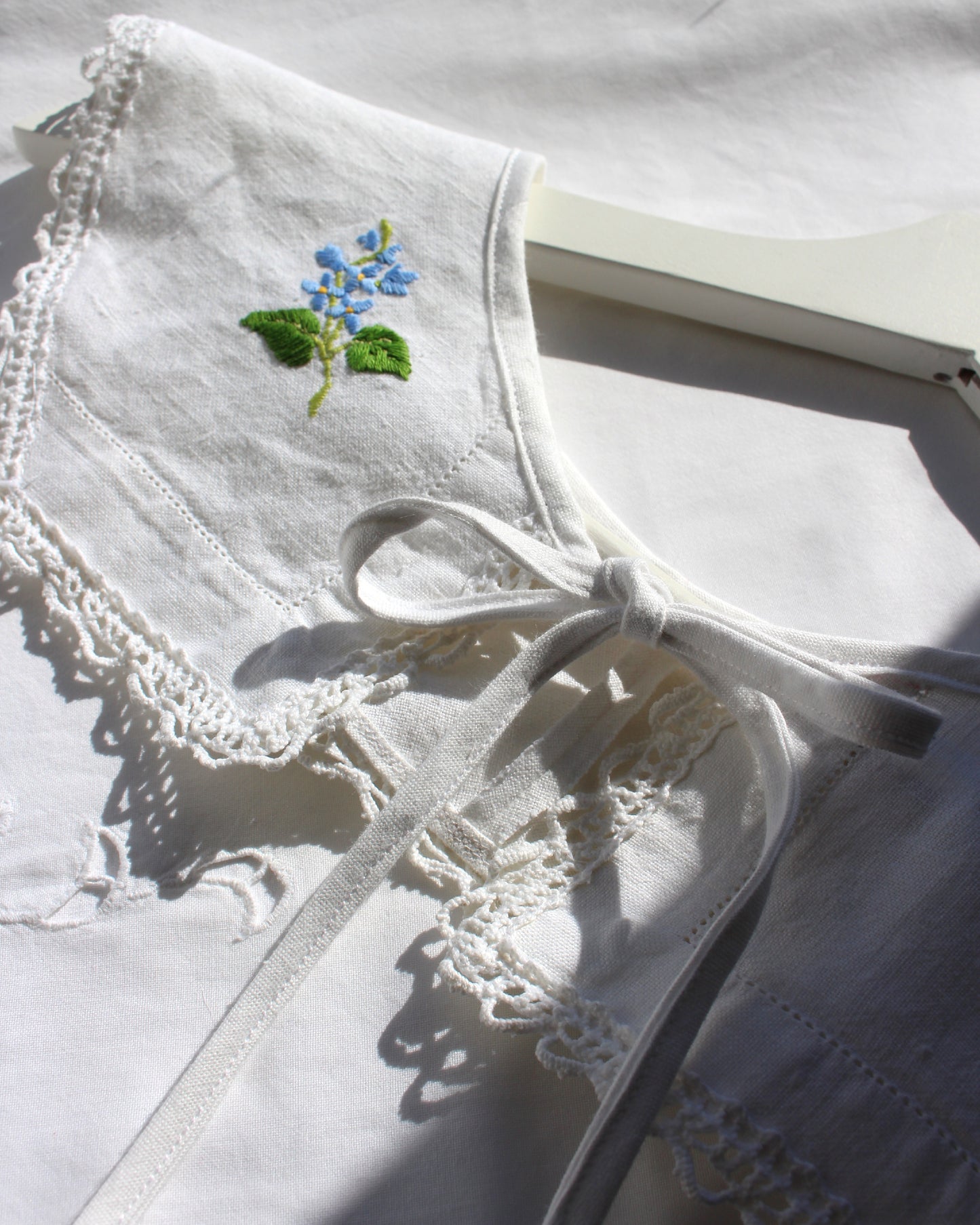 Forget-Me-Not vintage Cloth Collar