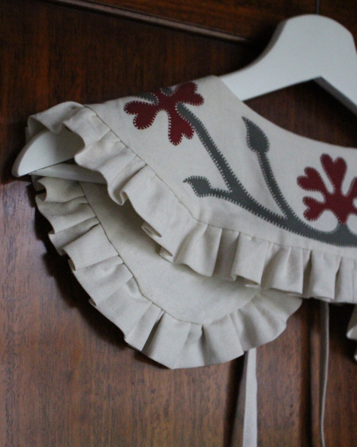 Ornate Floral Collar on Cream Linen