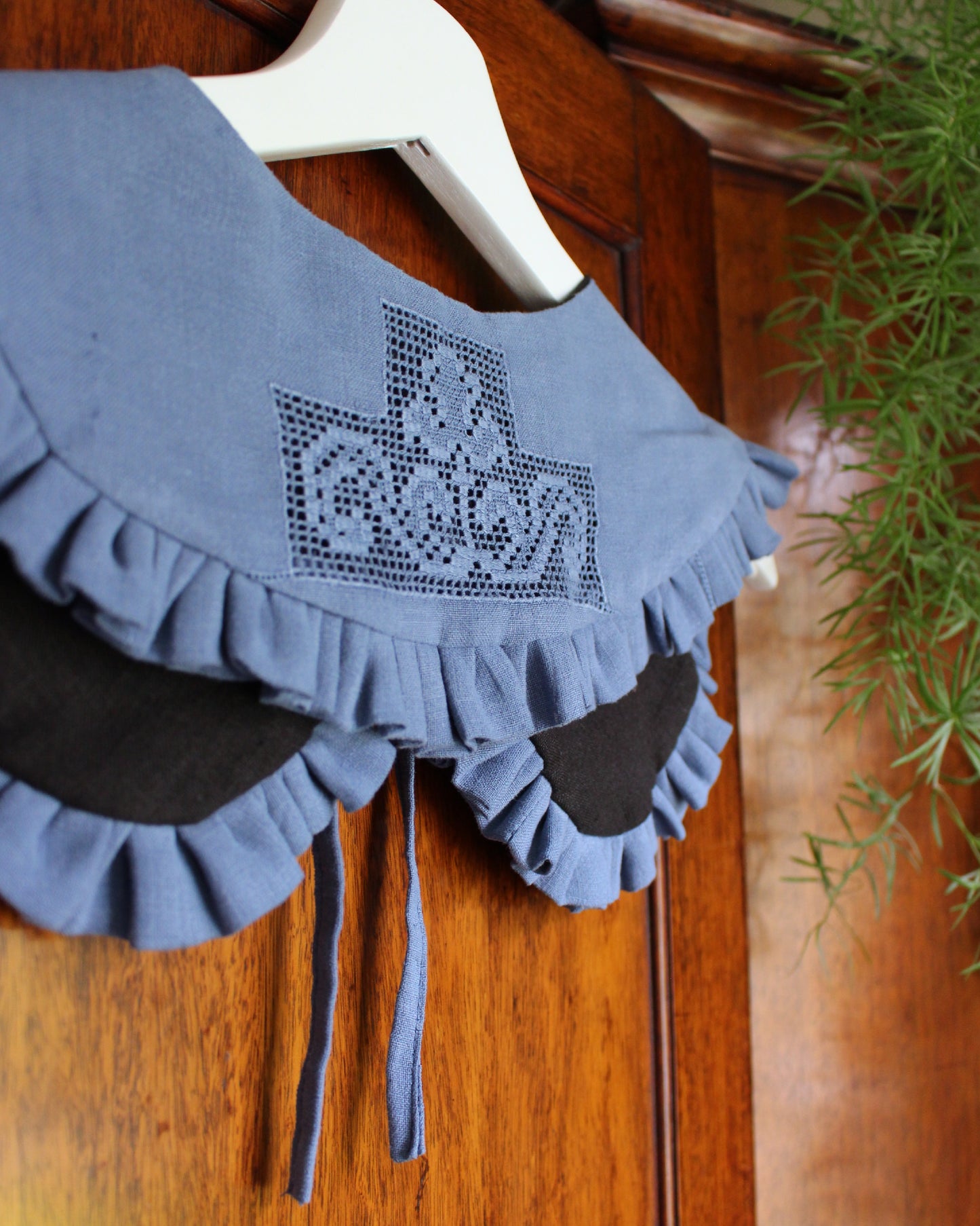 Vintage Blue Needle Lace Detachable Collar