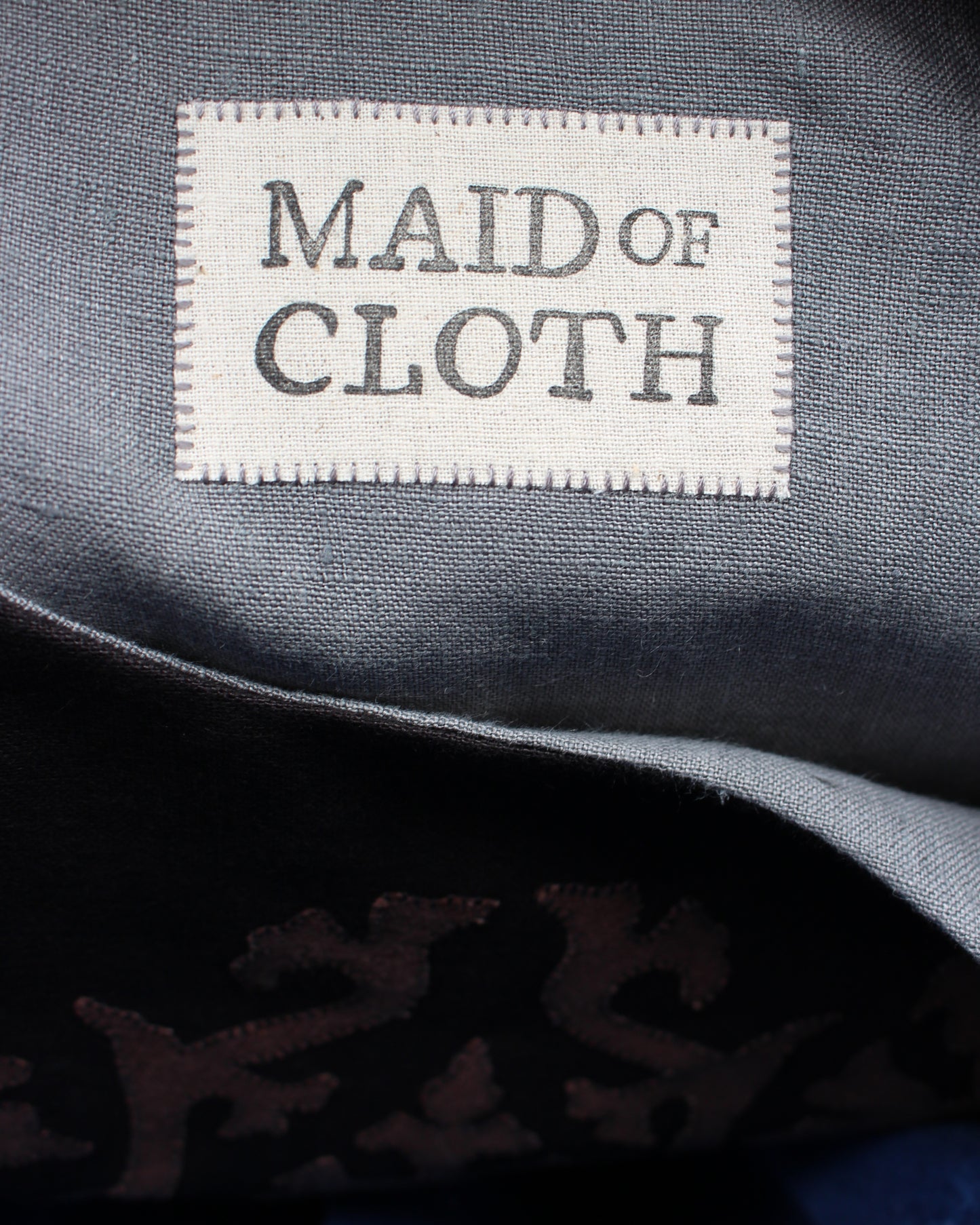 Reversible Intertwining Vines on Black and Granite Gray Linen