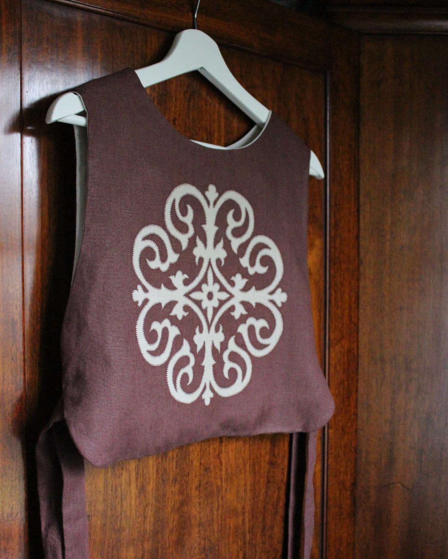 Royal Floral Emblem Tabard in Burgundy Linen