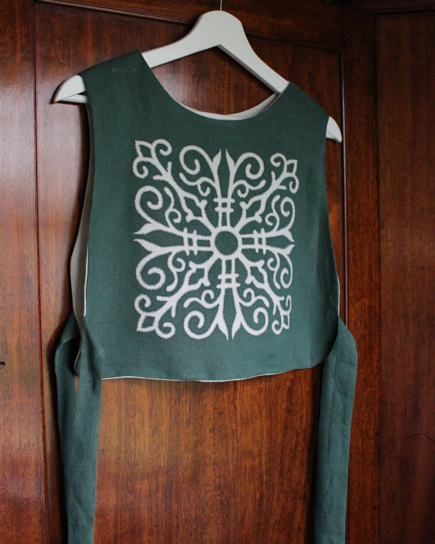 Celtic Ornamental Tile on Forest Green Linen