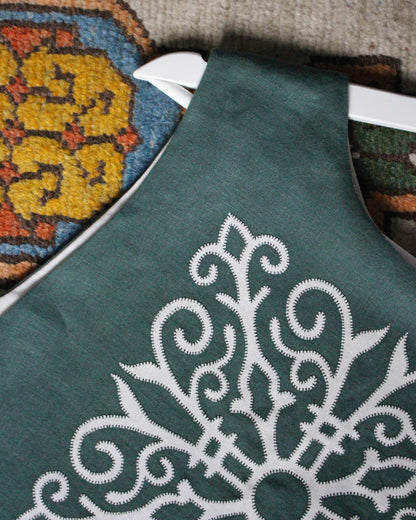 Celtic Ornamental Tile on Forest Green Linen