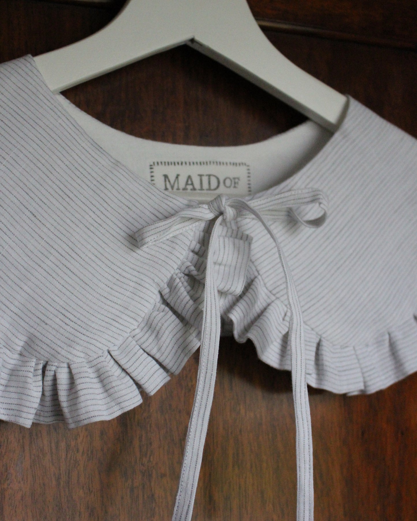 Pin Striped Linen Collar
