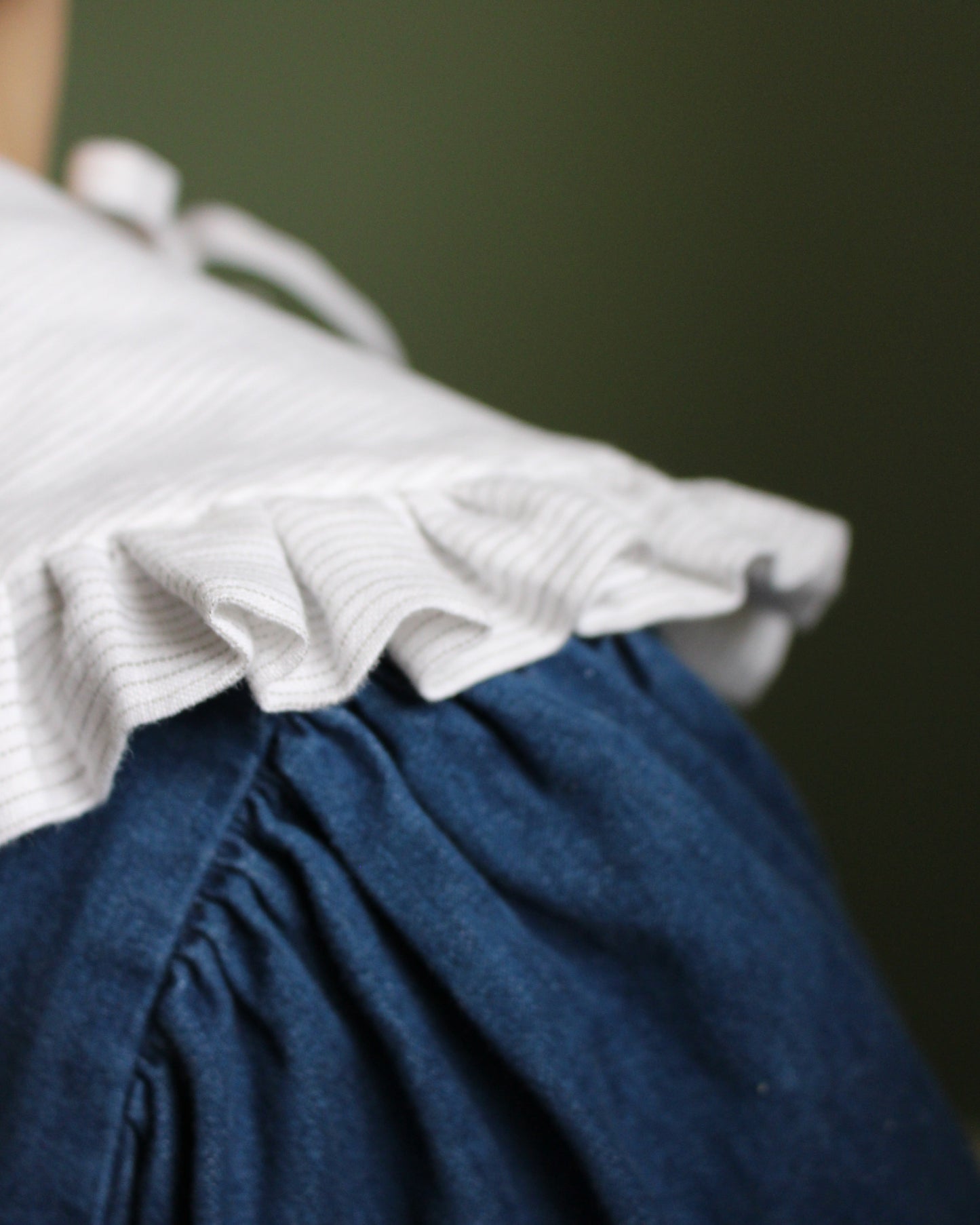 Pin Striped Linen Collar