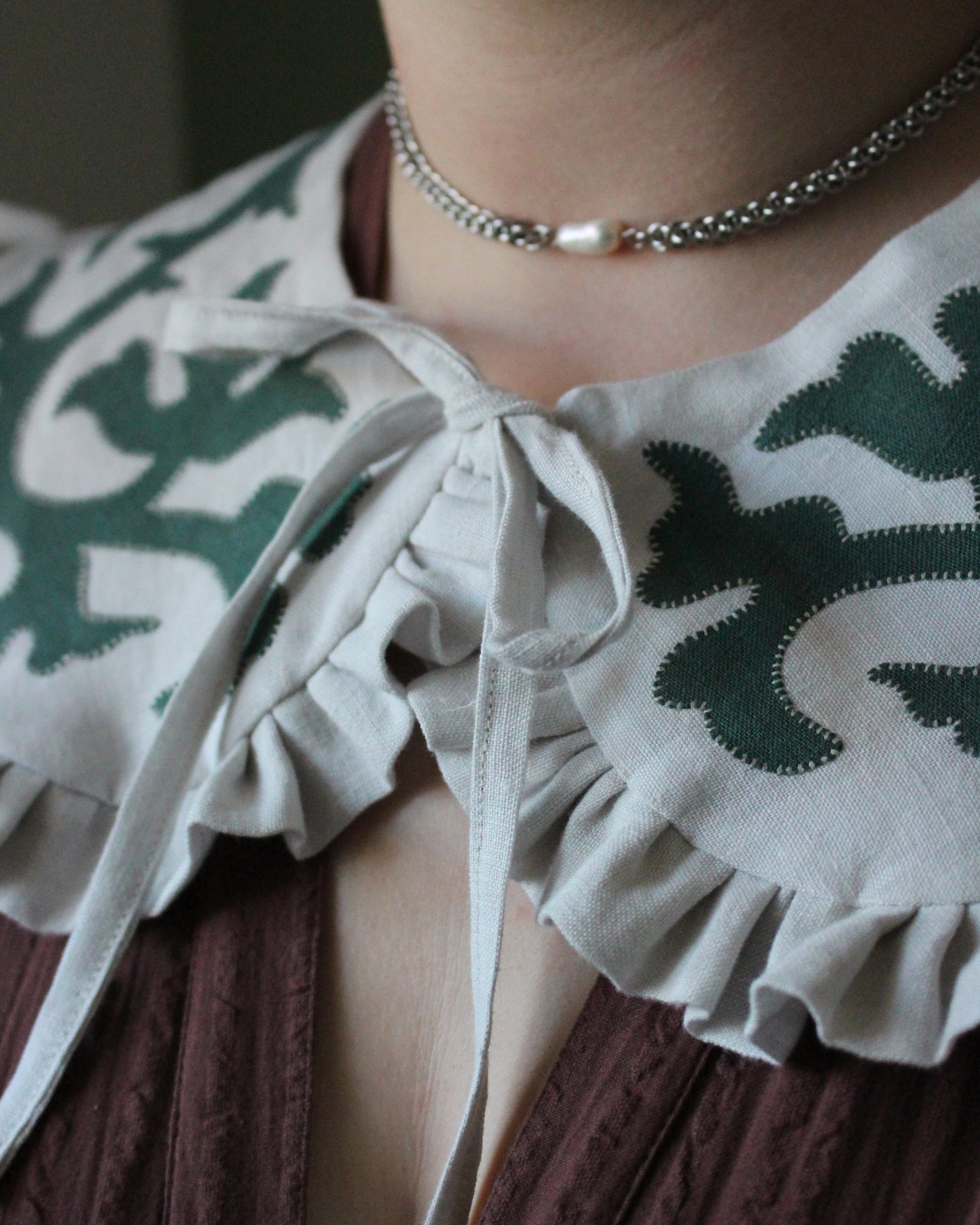 Ornate Green Foliage on Chalk White Linen, Detachable Collar