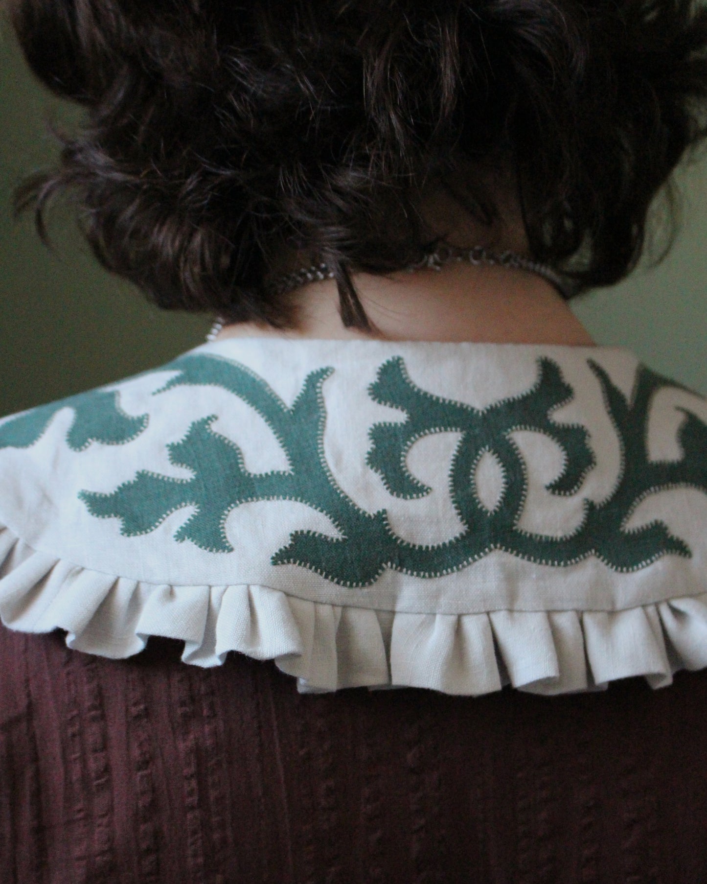 Ornate Green Foliage on Chalk White Linen, Detachable Collar