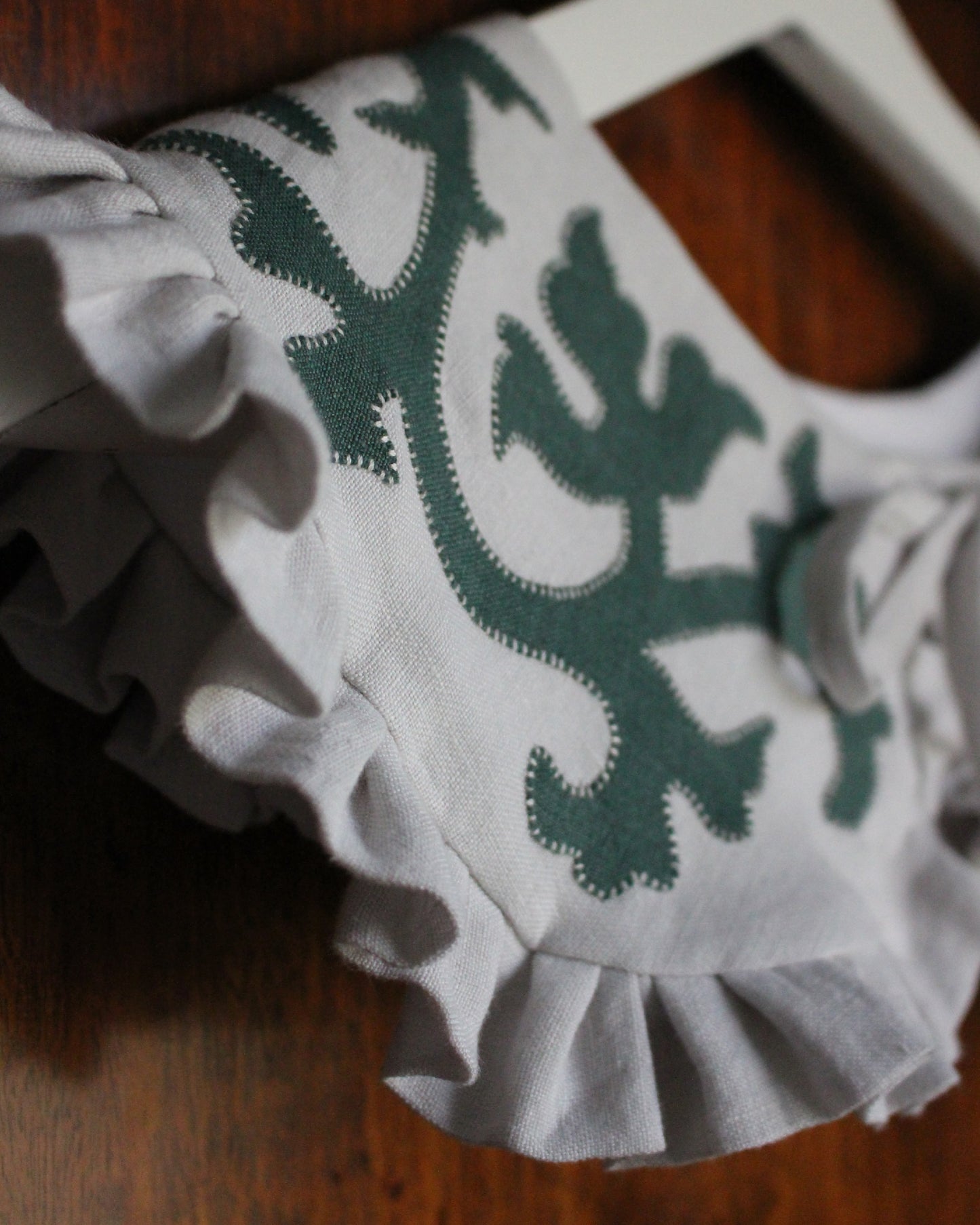 Ornate Green Foliage on Chalk White Linen, Detachable Collar
