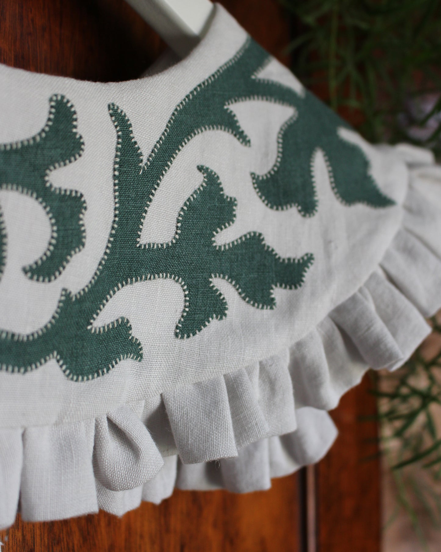 Ornate Green Foliage on Chalk White Linen, Detachable Collar