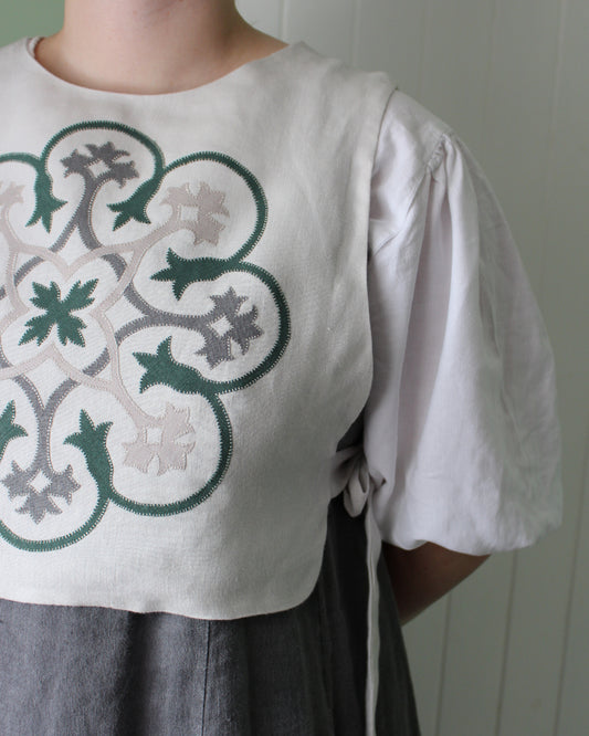 Vintage Floral Tile on Chalk White Linen