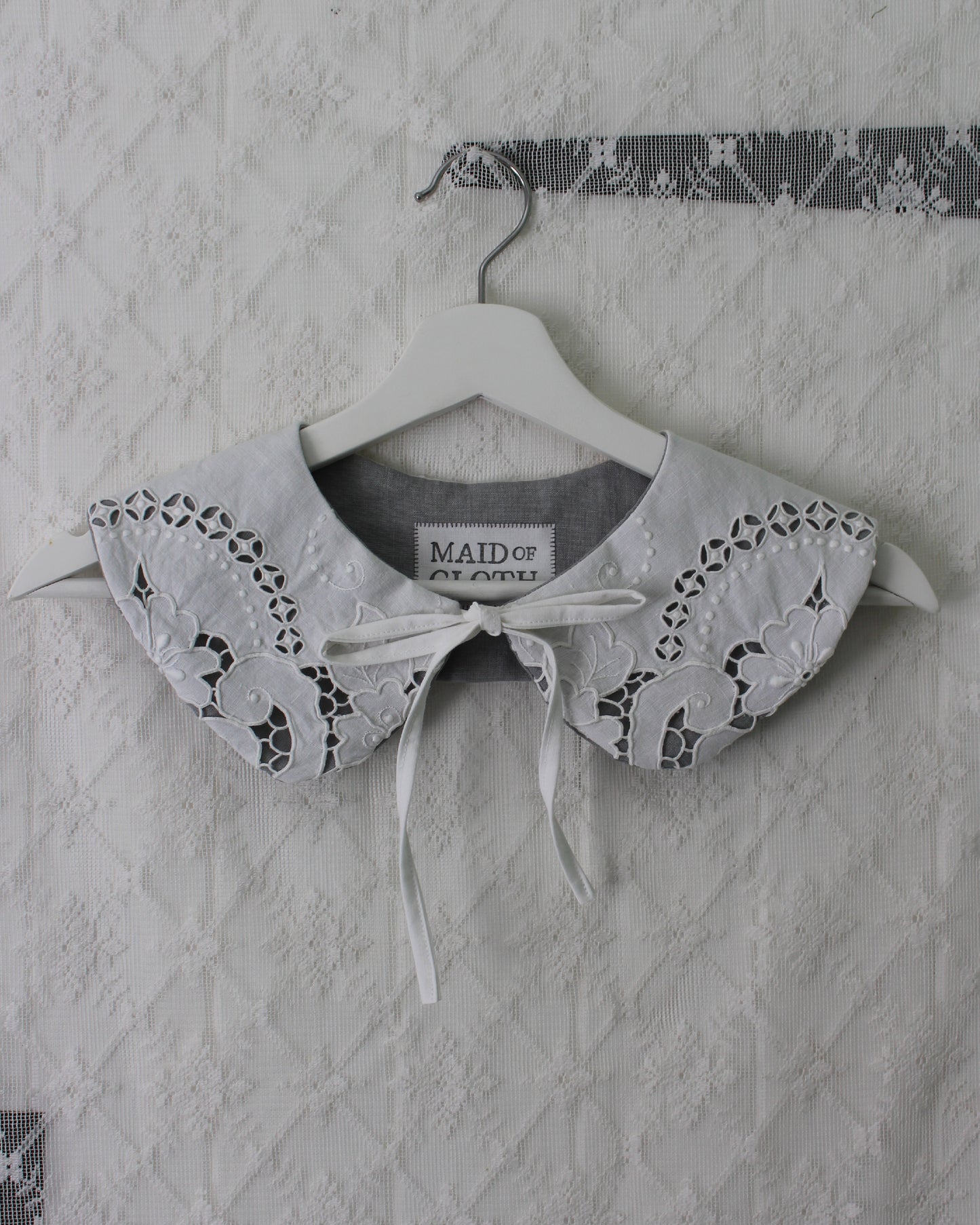 Floral Cloth, Lined Detachable Collar, Gray