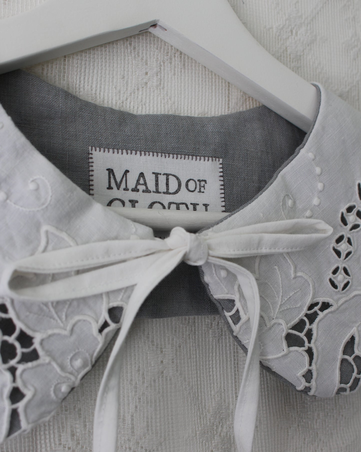 Floral Cloth, Lined Detachable Collar, Gray