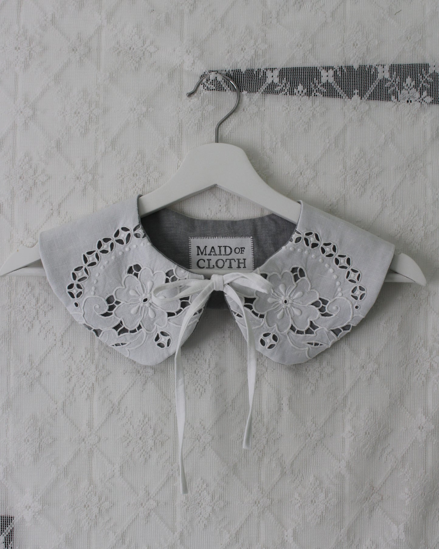 Floral Cloth, Lined Detachable Collar Gray