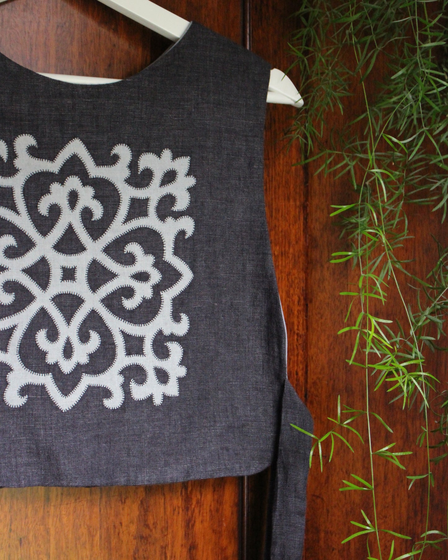Tudor Tile on Dark Woven Linen