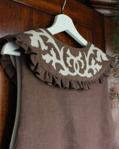 Ornate Natural Foliage on Brown Linen, Detachable Collar