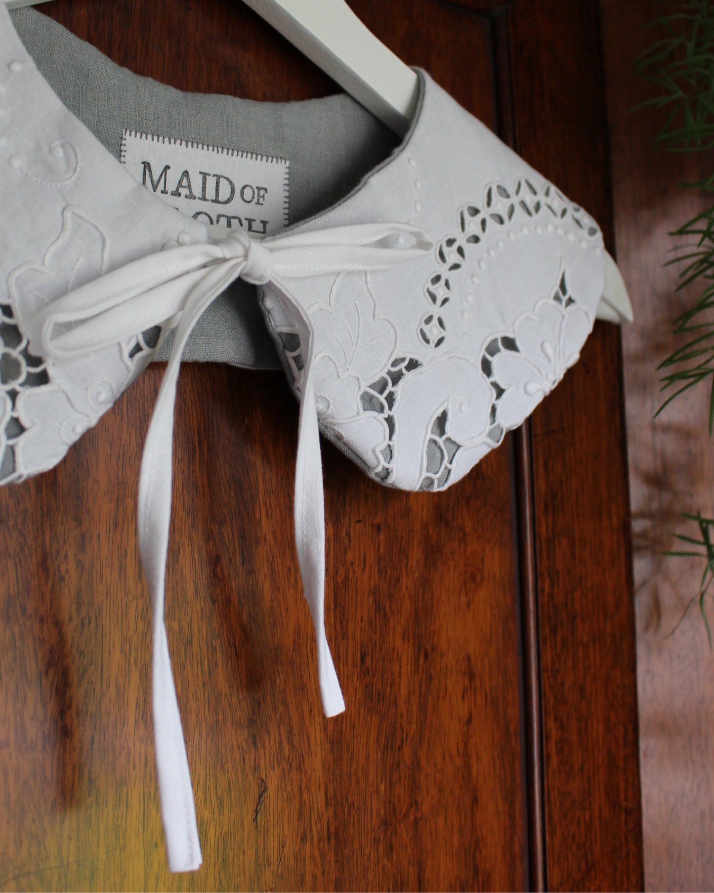 Floral Cloth, Lined Detachable Collar, Gray