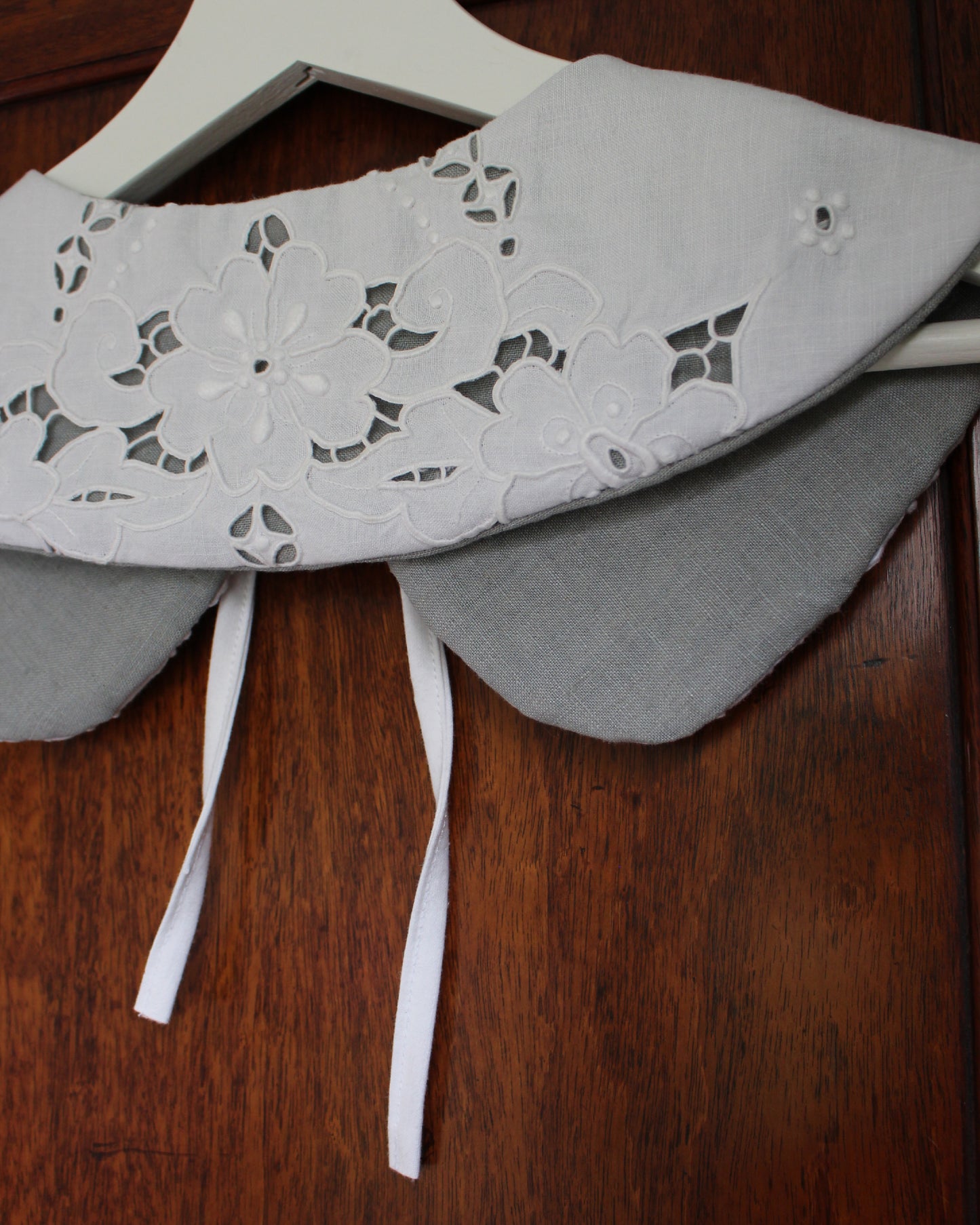Floral Cloth, Lined Detachable Collar, Gray
