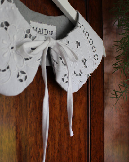 Floral Cloth, Lined Detachable Collar Gray
