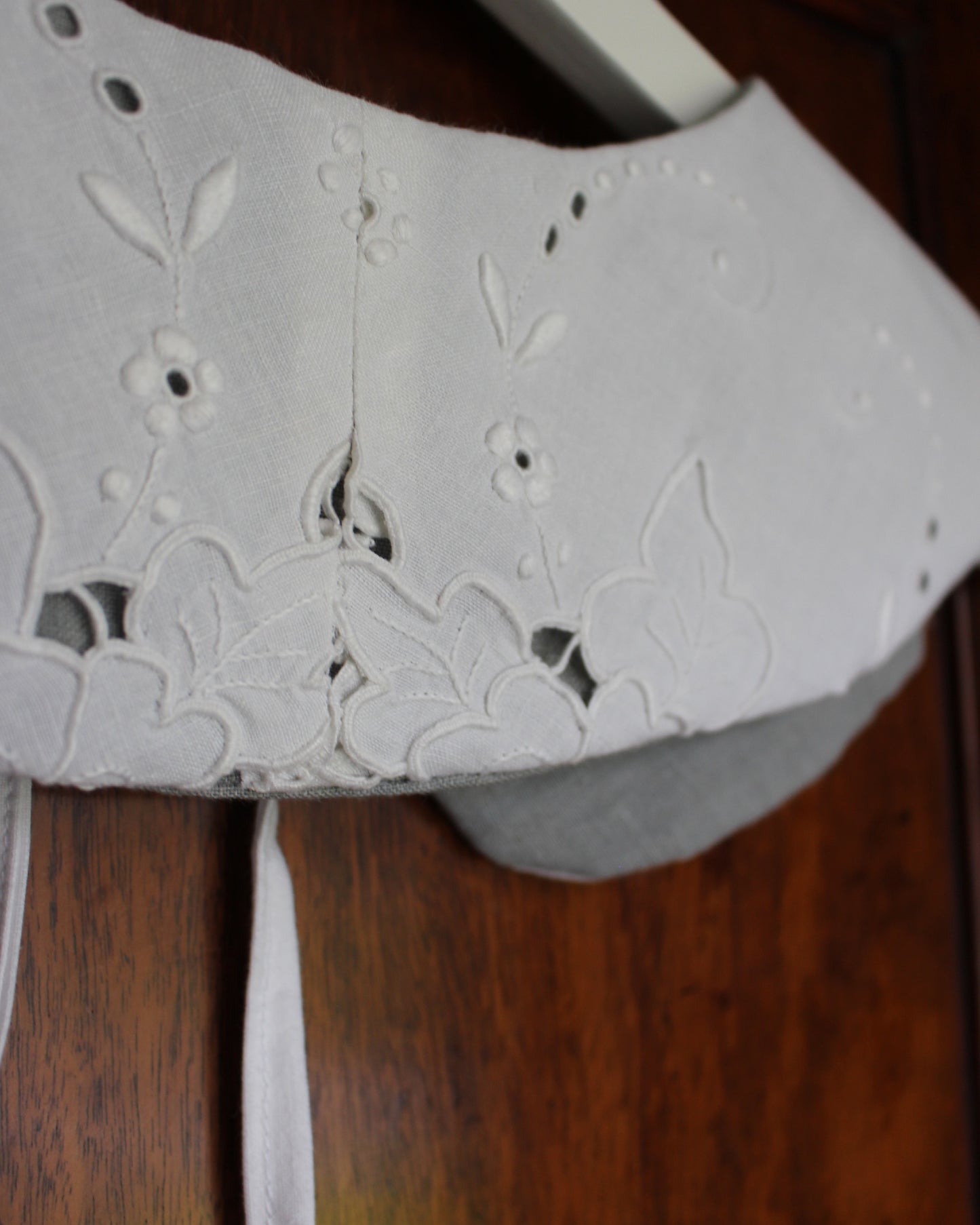 Floral Cloth, Lined Detachable Collar Gray