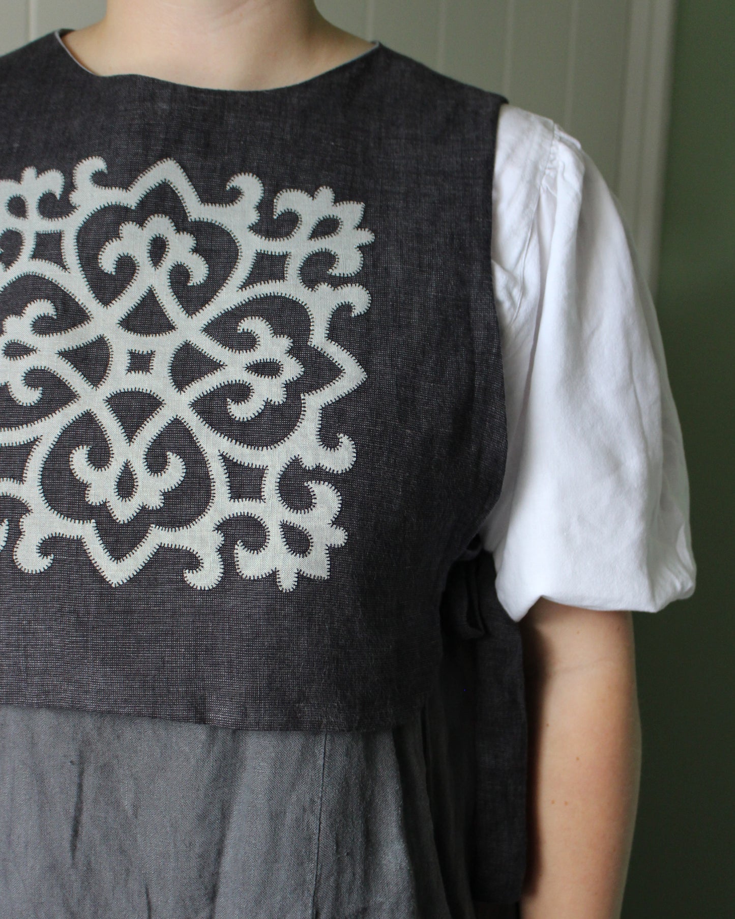 Tudor Tile on Dark Woven Linen
