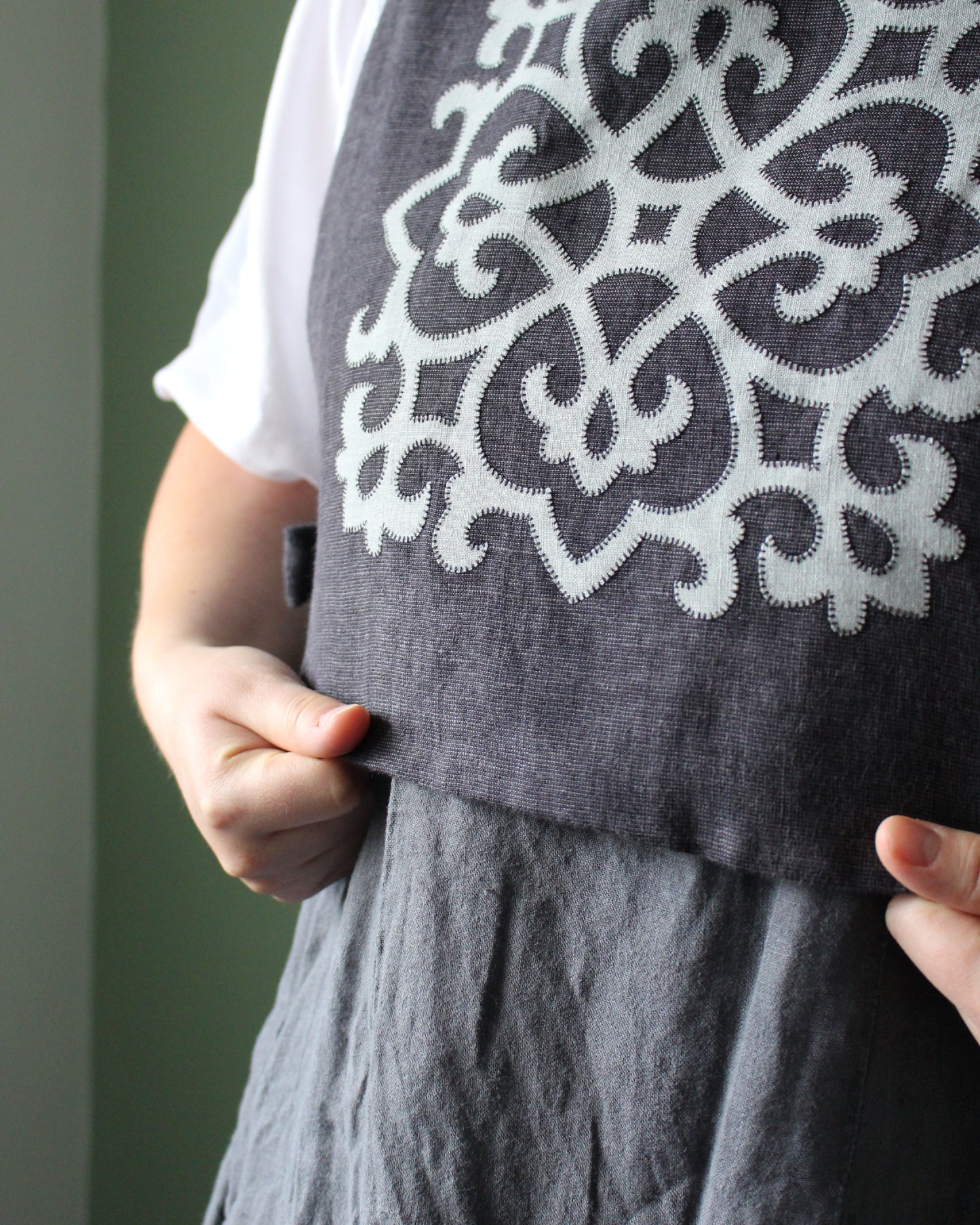 Tudor Tile on Dark Woven Linen