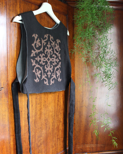 Reversible Intertwining Vines on Black and Granite Gray Linen