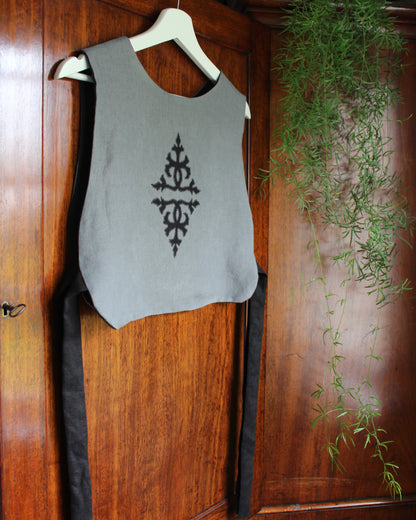 Reversible Intertwining Vines on Black and Granite Gray Linen