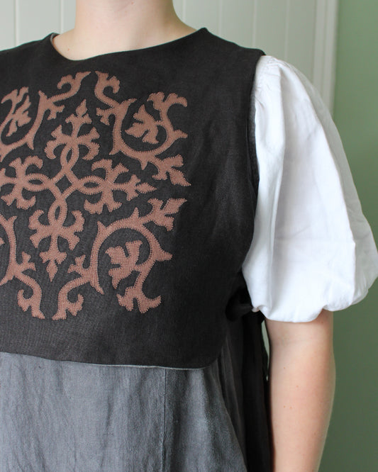 Reversible Intertwining Vines on Black and Granite Gray Linen