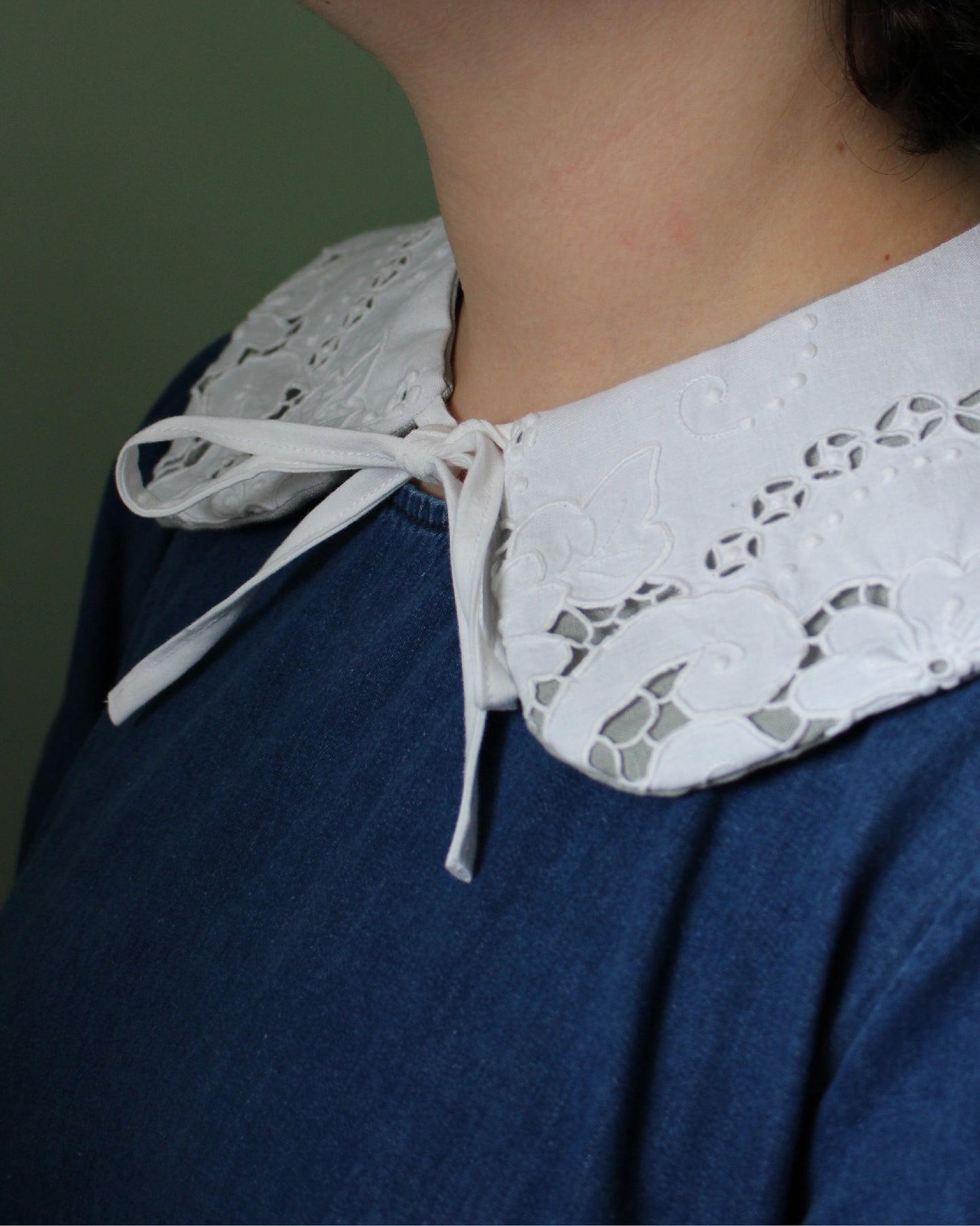 Floral Cloth, Lined Detachable Collar, Gray