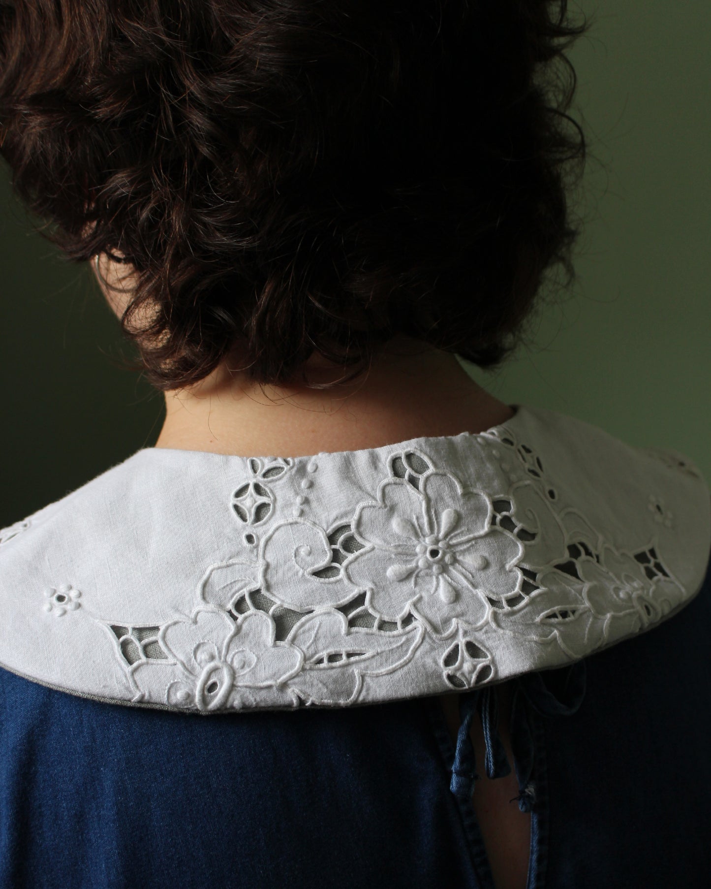 Floral Cloth, Lined Detachable Collar, Gray