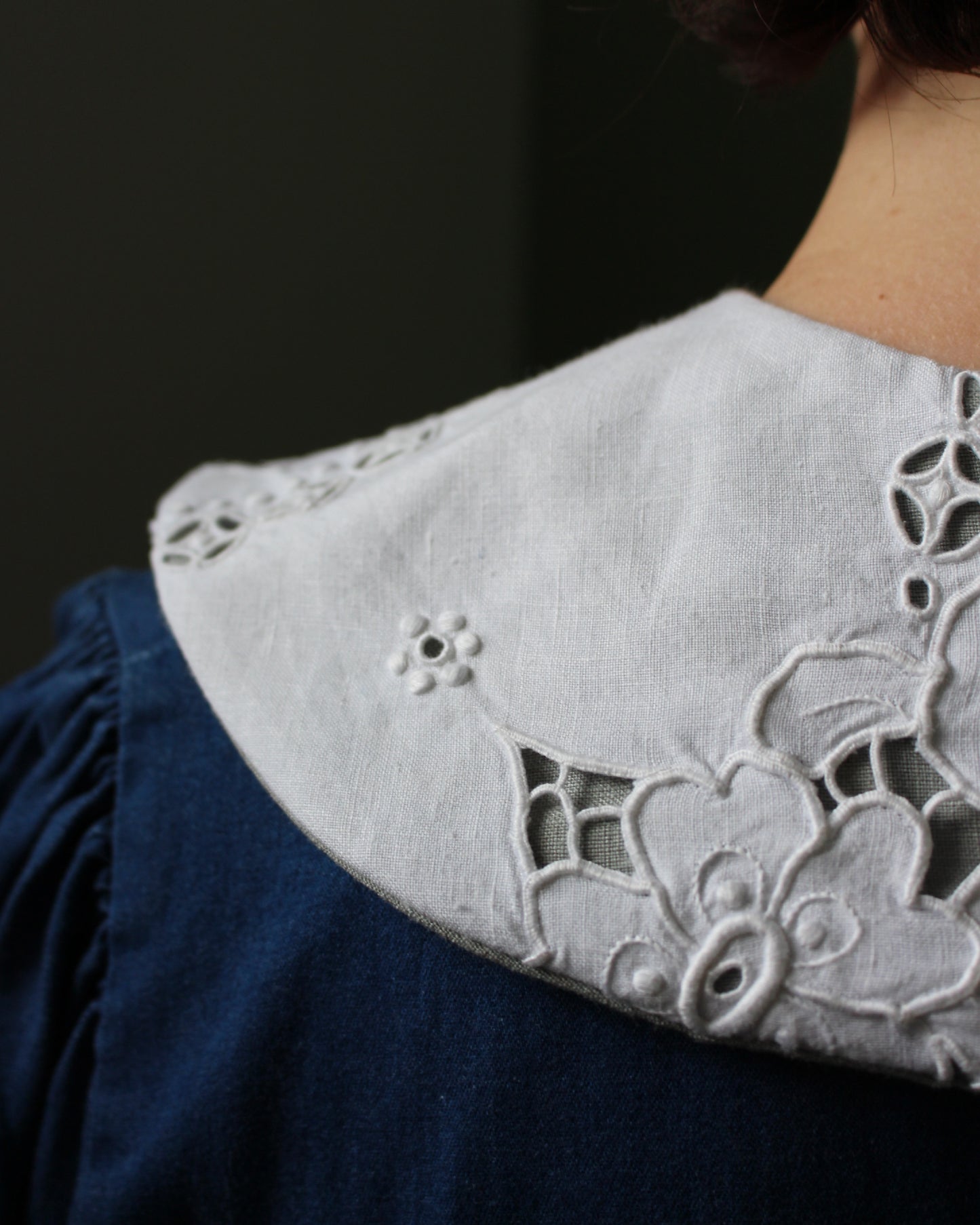 Floral Cloth, Lined Detachable Collar, Gray