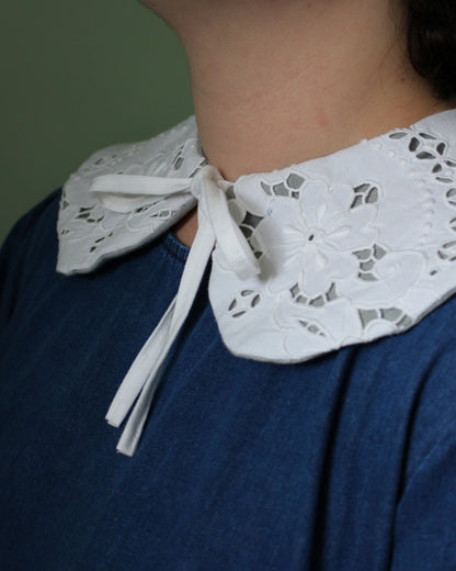 Floral Cloth, Lined Detachable Collar Gray