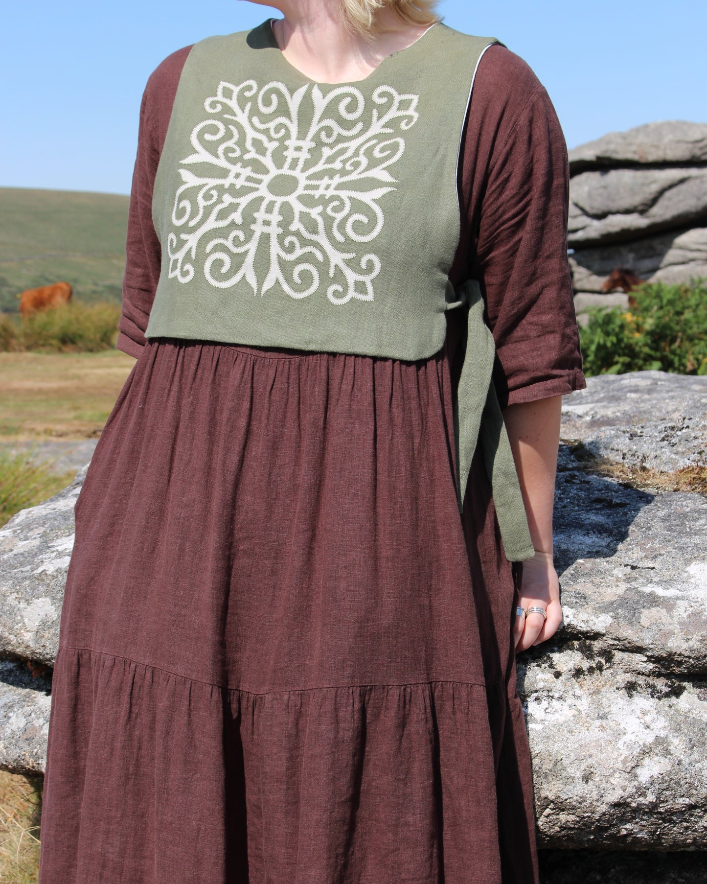 Celtic Ornamental Tile on Moss Green Linen