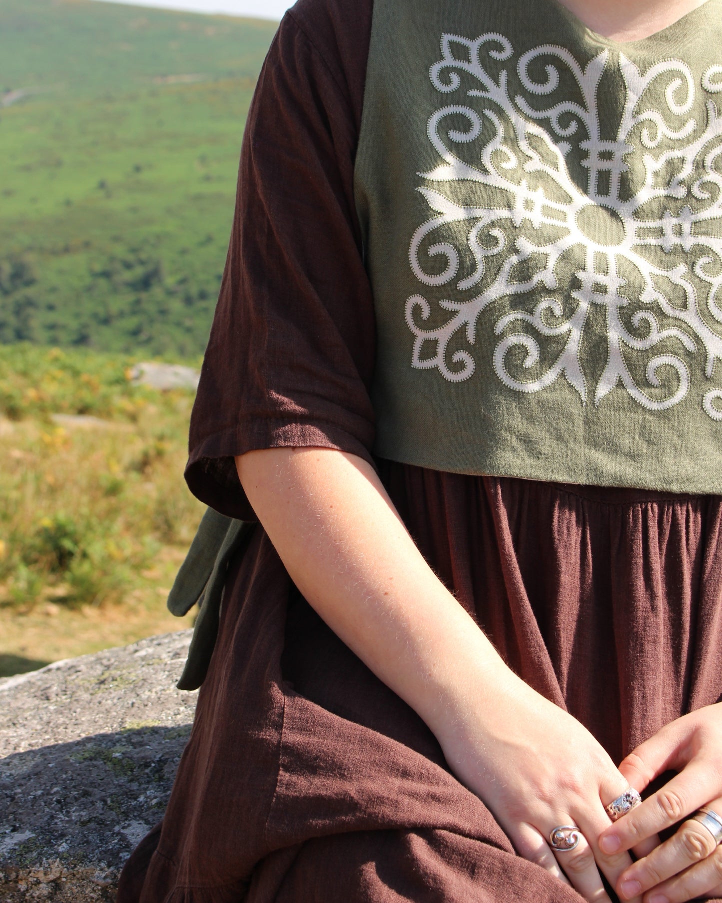 Celtic Ornamental Tile on Moss Green Linen