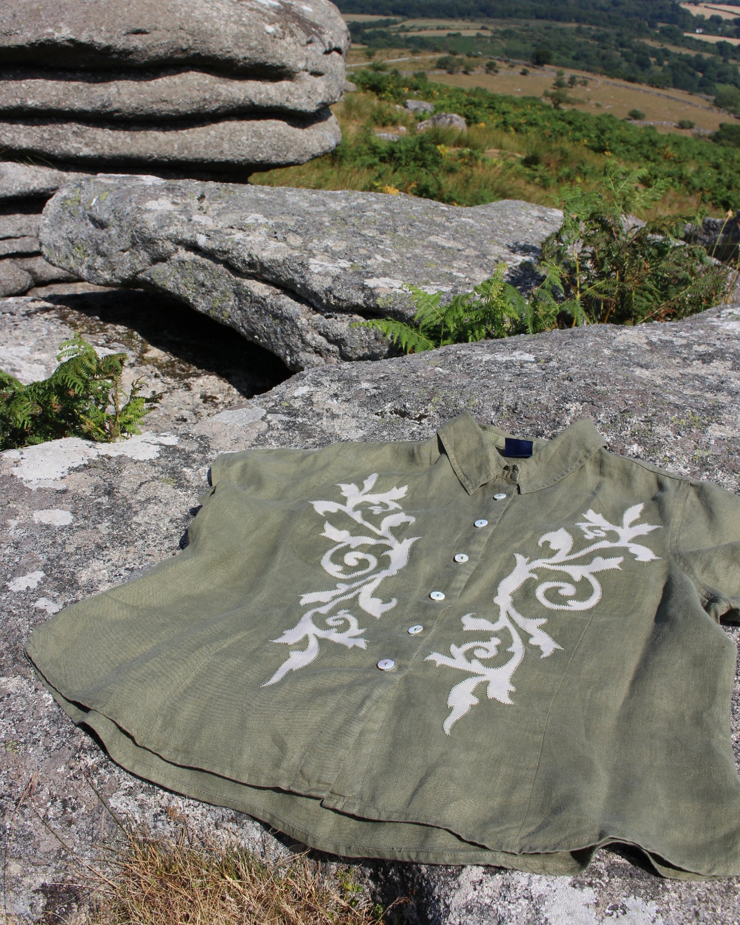 Ornate Spiraling Leafage On Mossy Green Linen Shirt