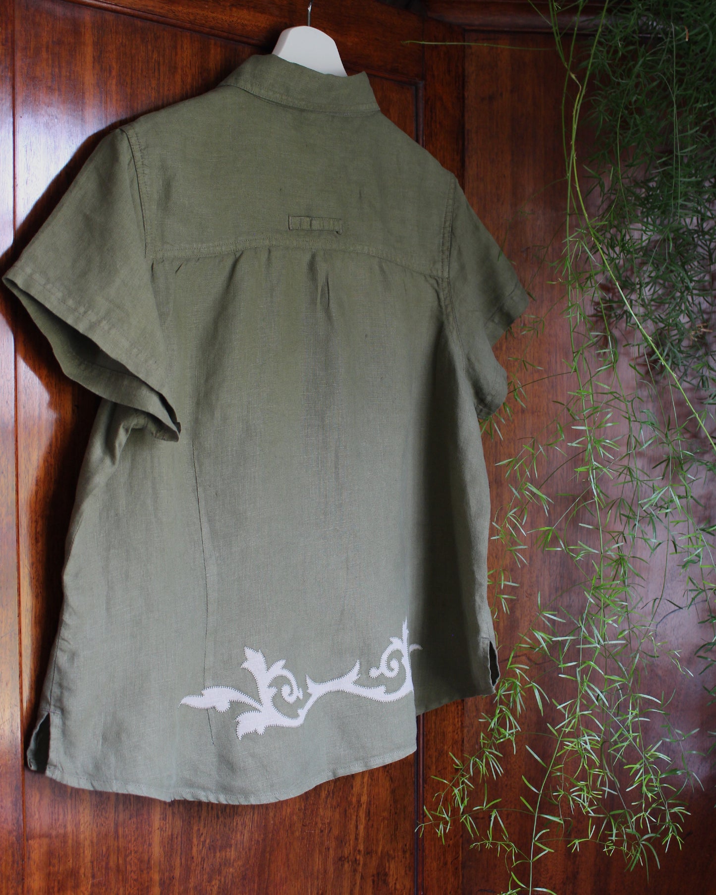 Ornate Spiraling Leafage On Mossy Green Linen Shirt