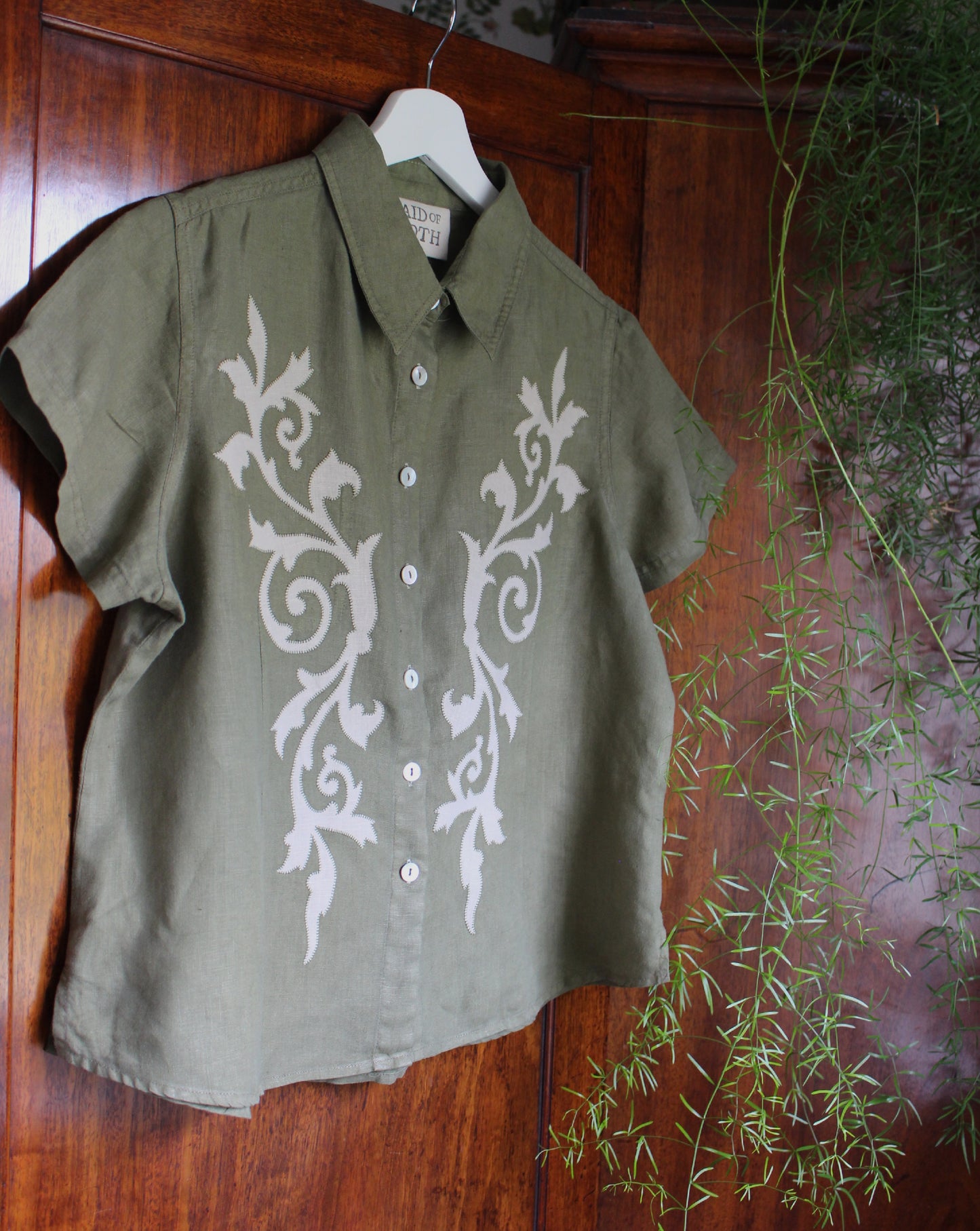 Ornate Spiraling Leafage On Mossy Green Linen Shirt