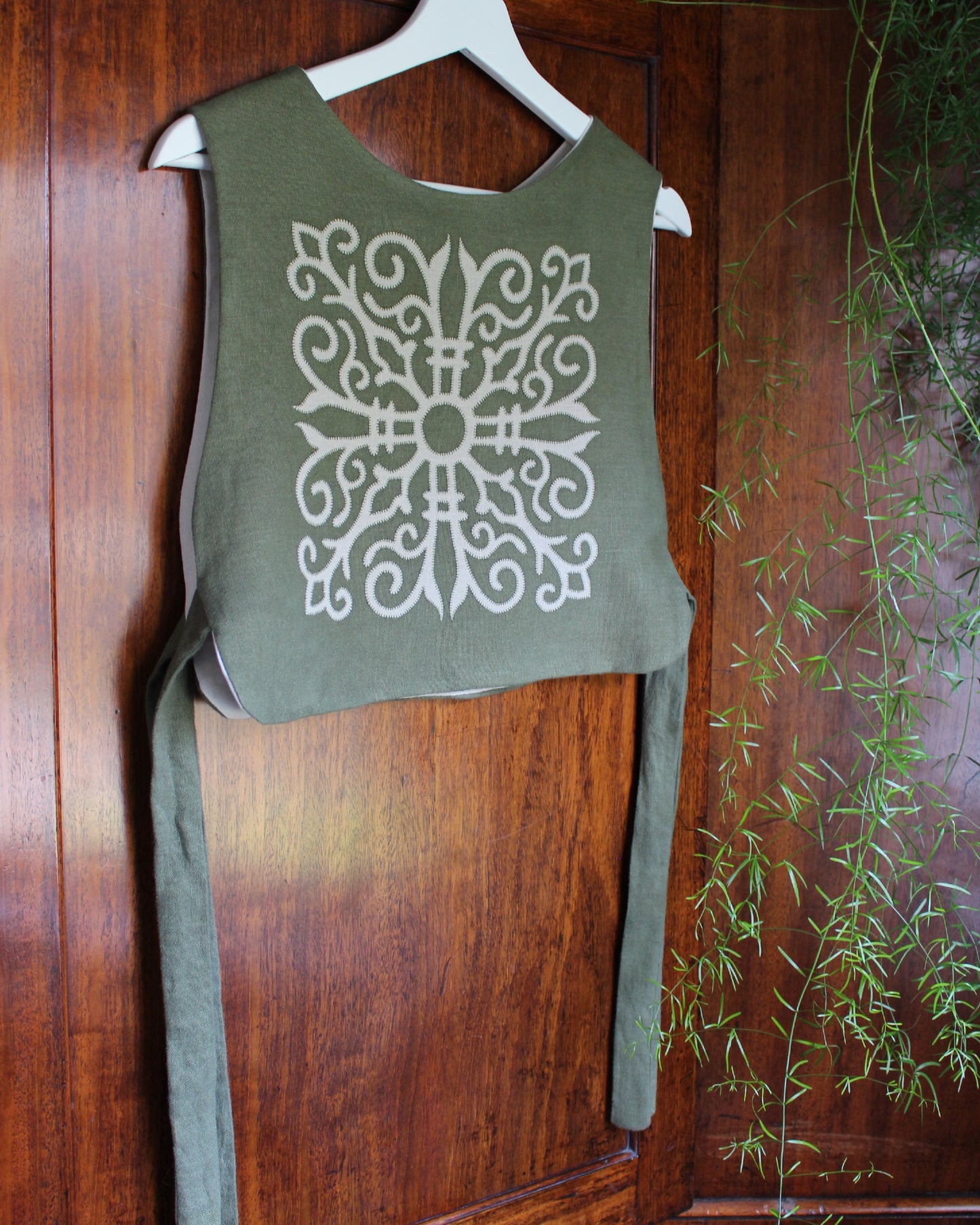 Celtic Ornamental Tile on Moss Green Linen