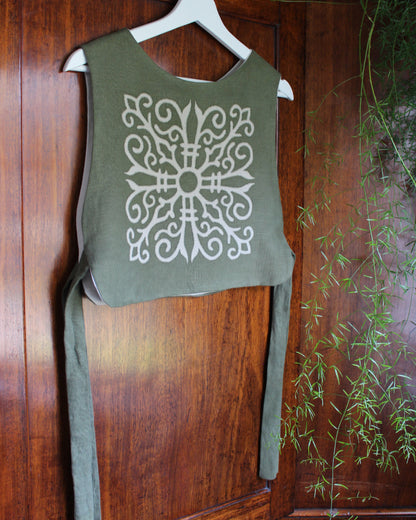 Celtic Ornamental Tile on Moss Green Linen