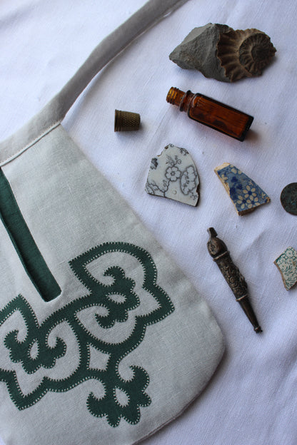 Handmade, Chalk White Linen Tie on Pocket - Tudor Tile Heart Appliqué