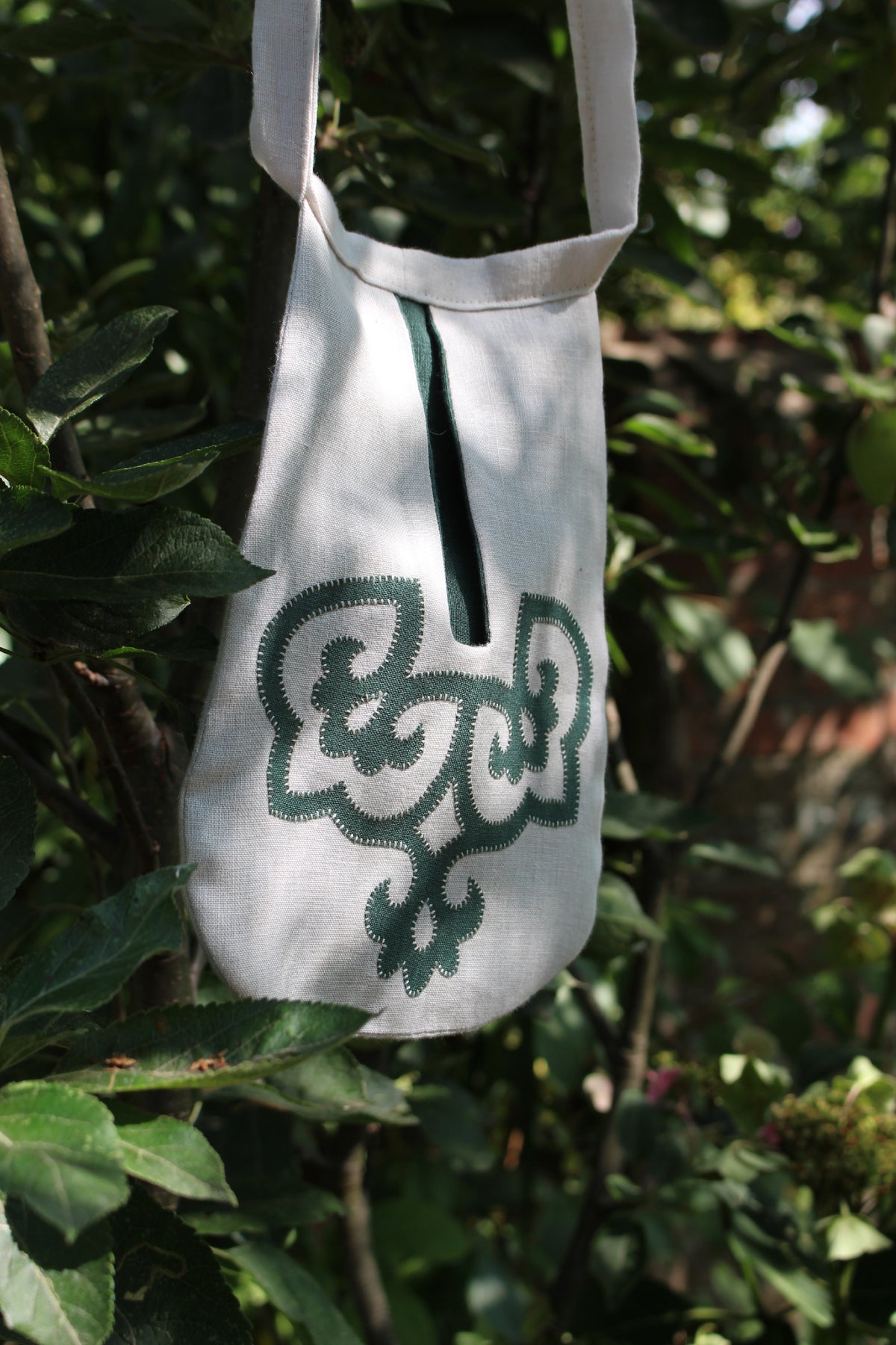 Handmade, Chalk White Linen Tie on Pocket - Tudor Tile Heart Appliqué