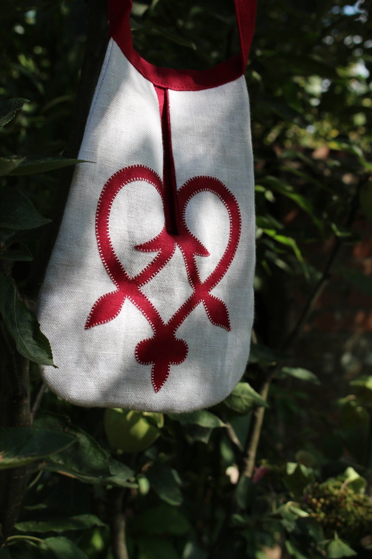 Handmade, White and Red Linen Tie on Pocket - Celtic Heart Appliqué
