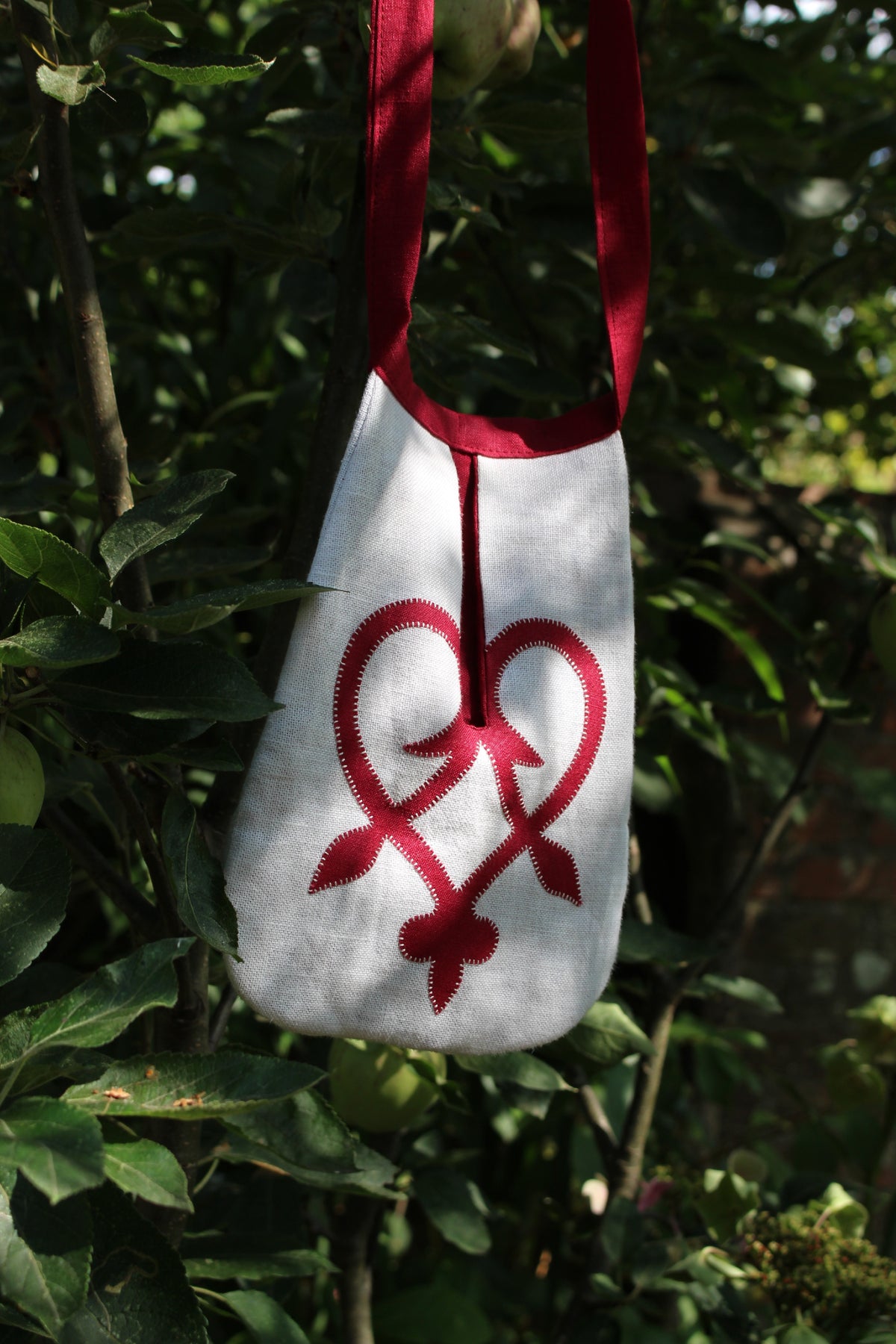 Handmade, White and Red Linen Tie on Pocket - Celtic Heart Appliqué