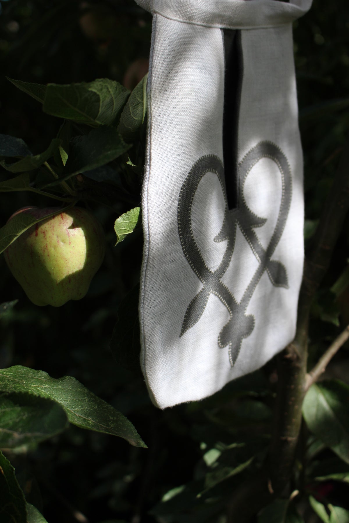 Handmade, Chalk White Linen Tie on Pocket - Grey Celtic Heart Appliqué