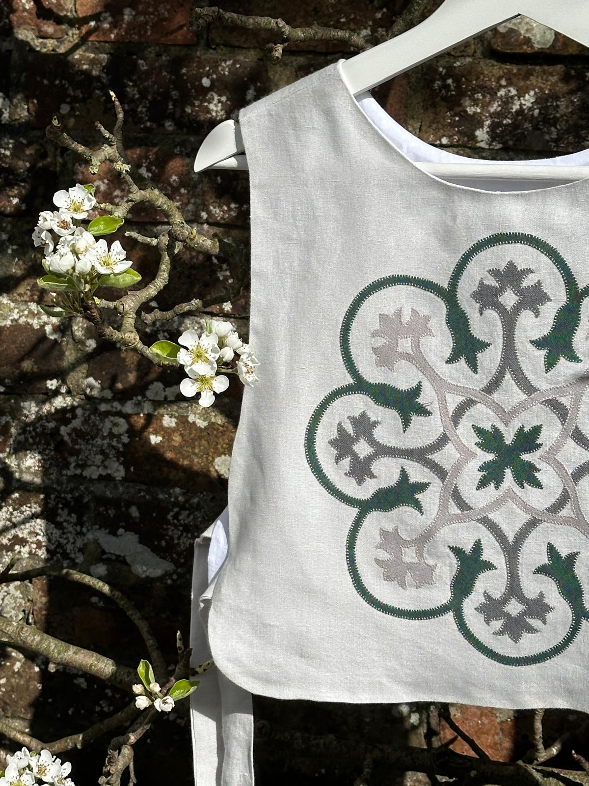 Vintage Floral Tile on Chalk White Linen